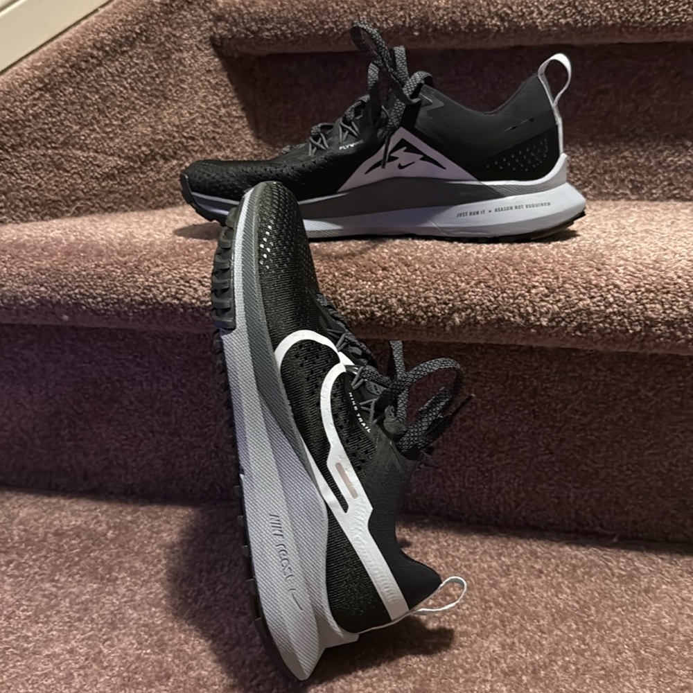 Nike React Pegasus 4 Trail Running Shoes sz 7.5 women